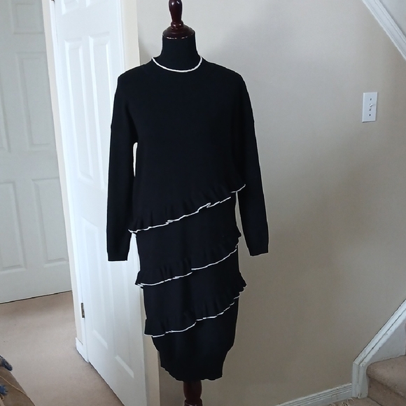 crimson+clover Dresses & Skirts - Chic Black Ruffle Long Sleeve Knit Dress